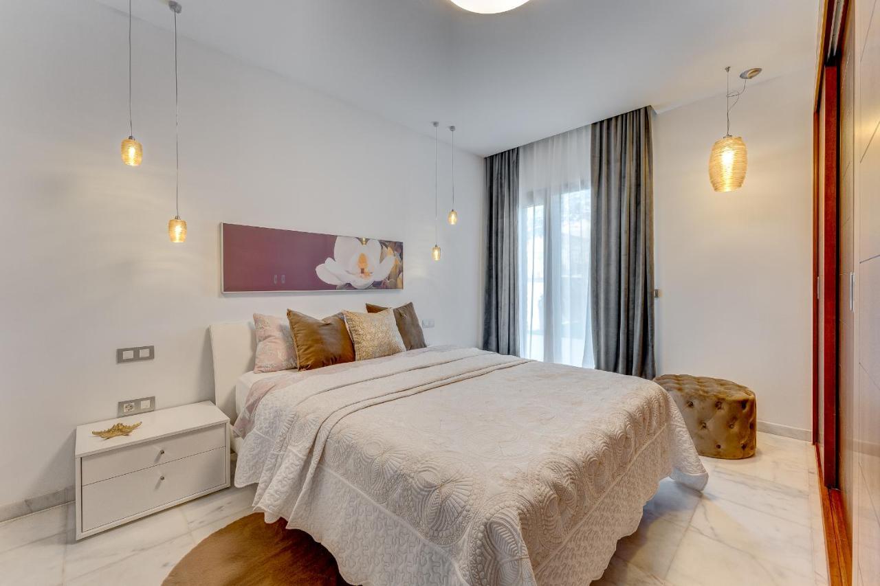 El Duque Private Lux Villa 아데제 외부 사진